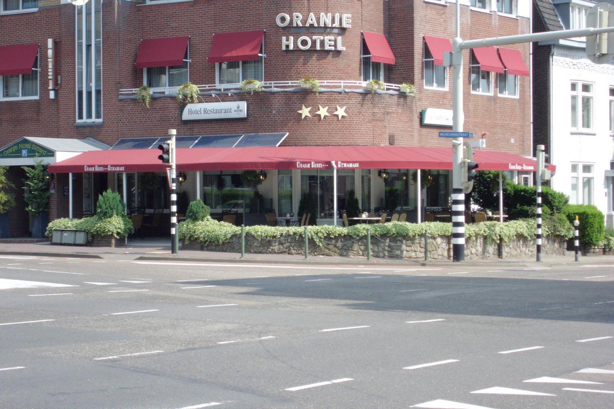 Oranje Hotel 3*